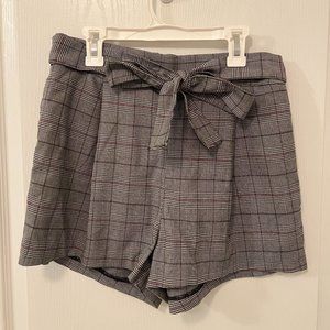 Women's Gray Shorts with Pockets and Attached Belt